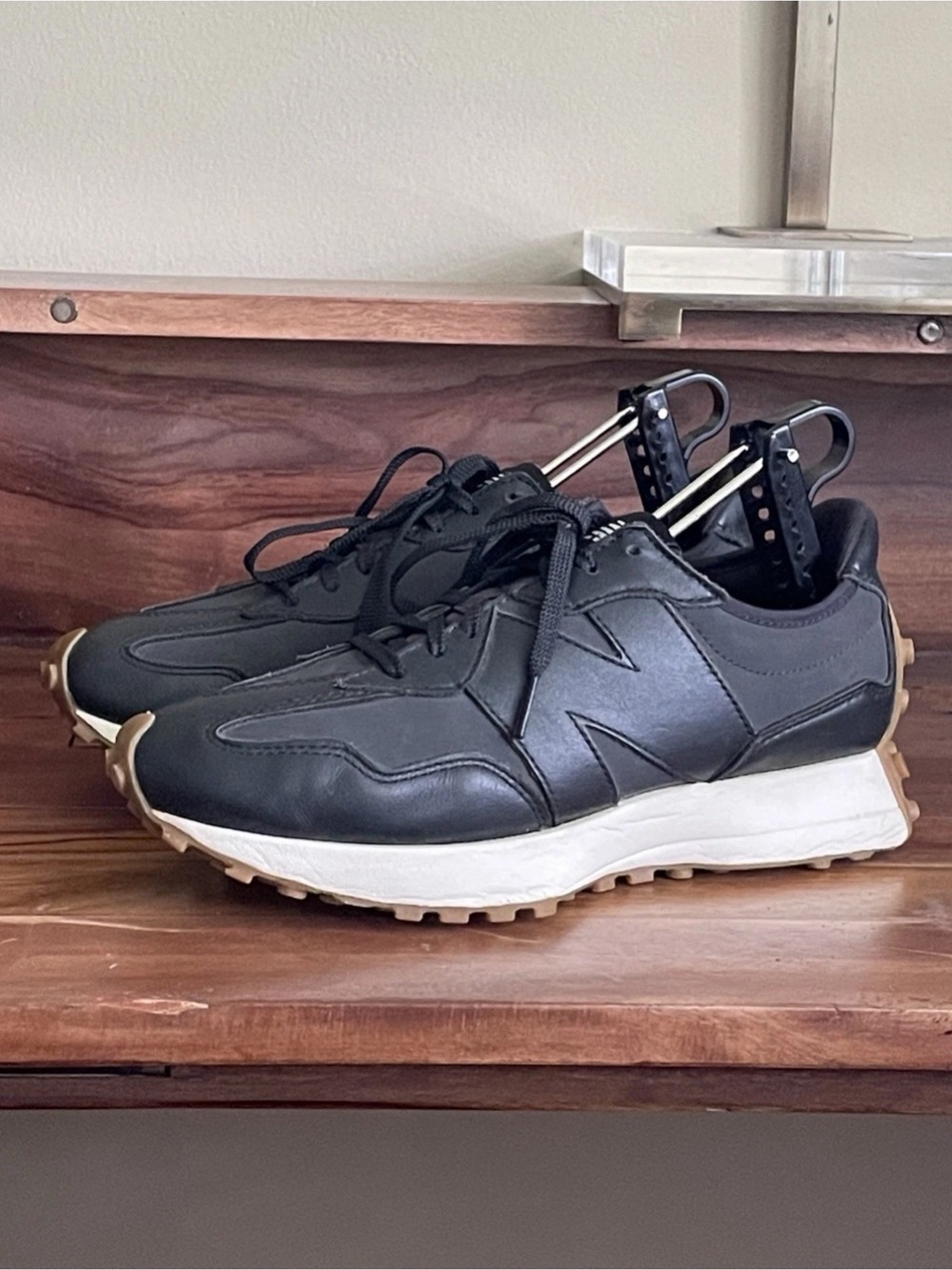 New Balance 327 Black Leather Athletic Sneakers WS327LB Women’s US 8